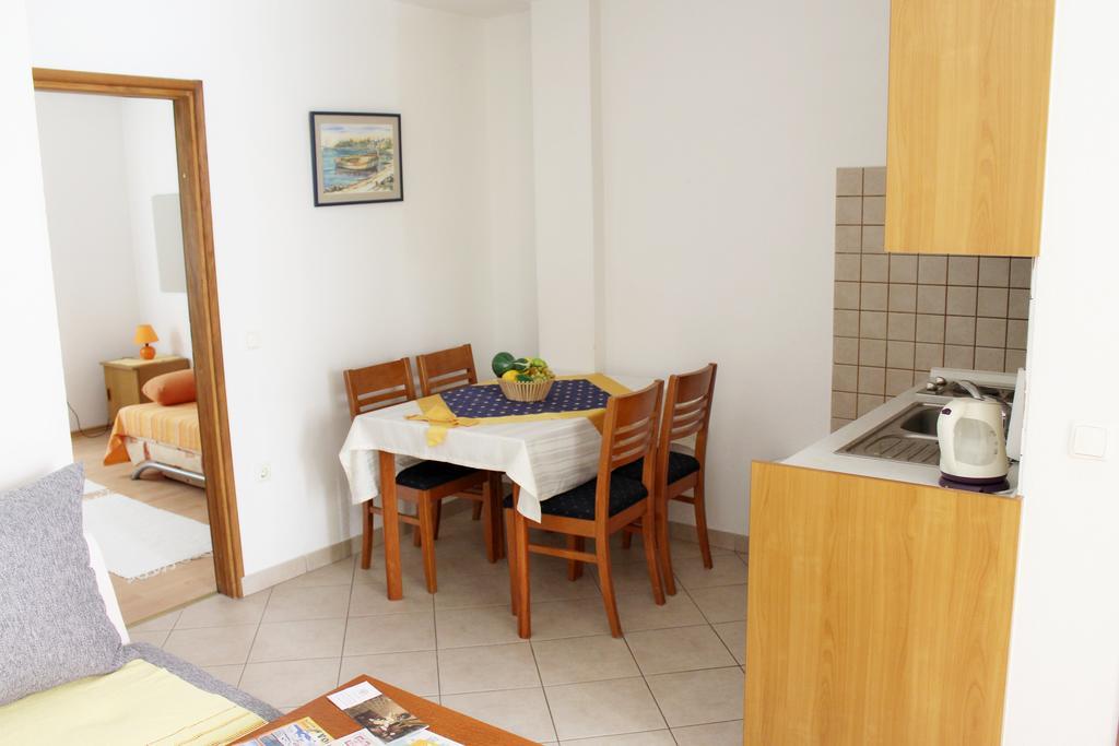 Apartments Petric Makarska Exterior photo